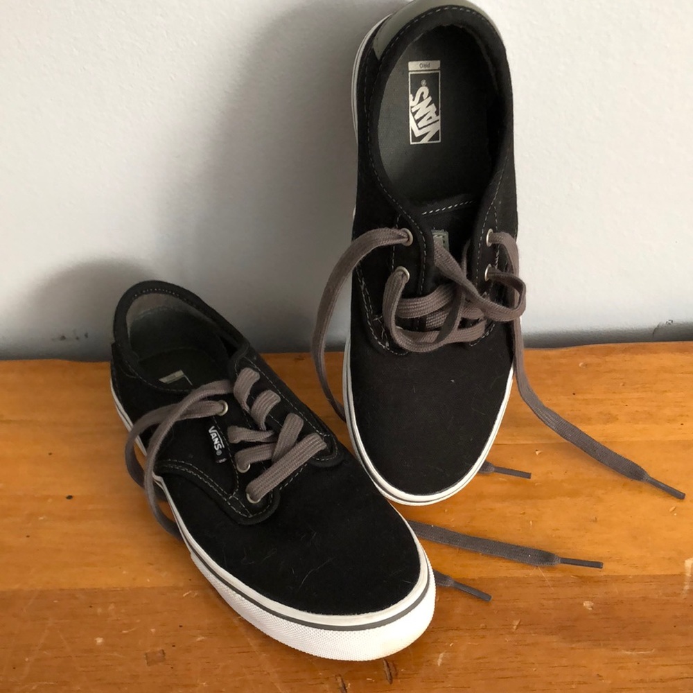 Vans youth 4 black low barely worn.
